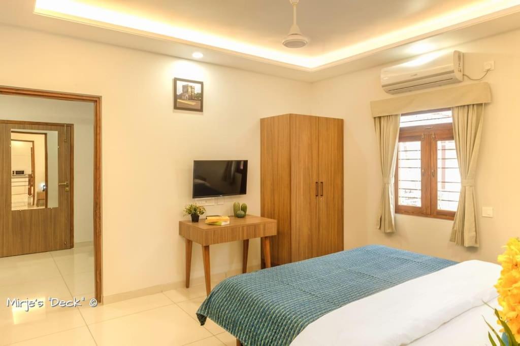 Mirje'S Deck - Homestay - Family Rooms Kolhapur Bagian luar foto